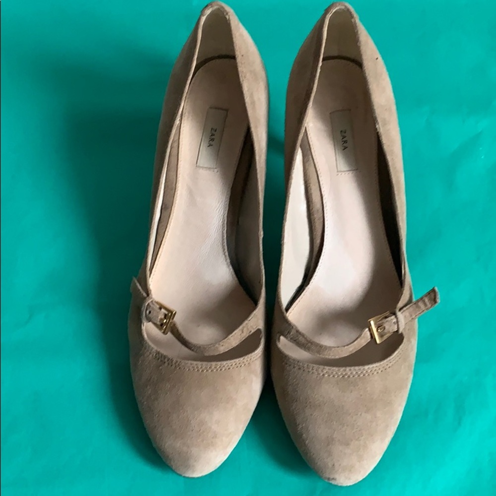 Zara Suede Tan Beige Nude pumps, SZ 39 (US 8)